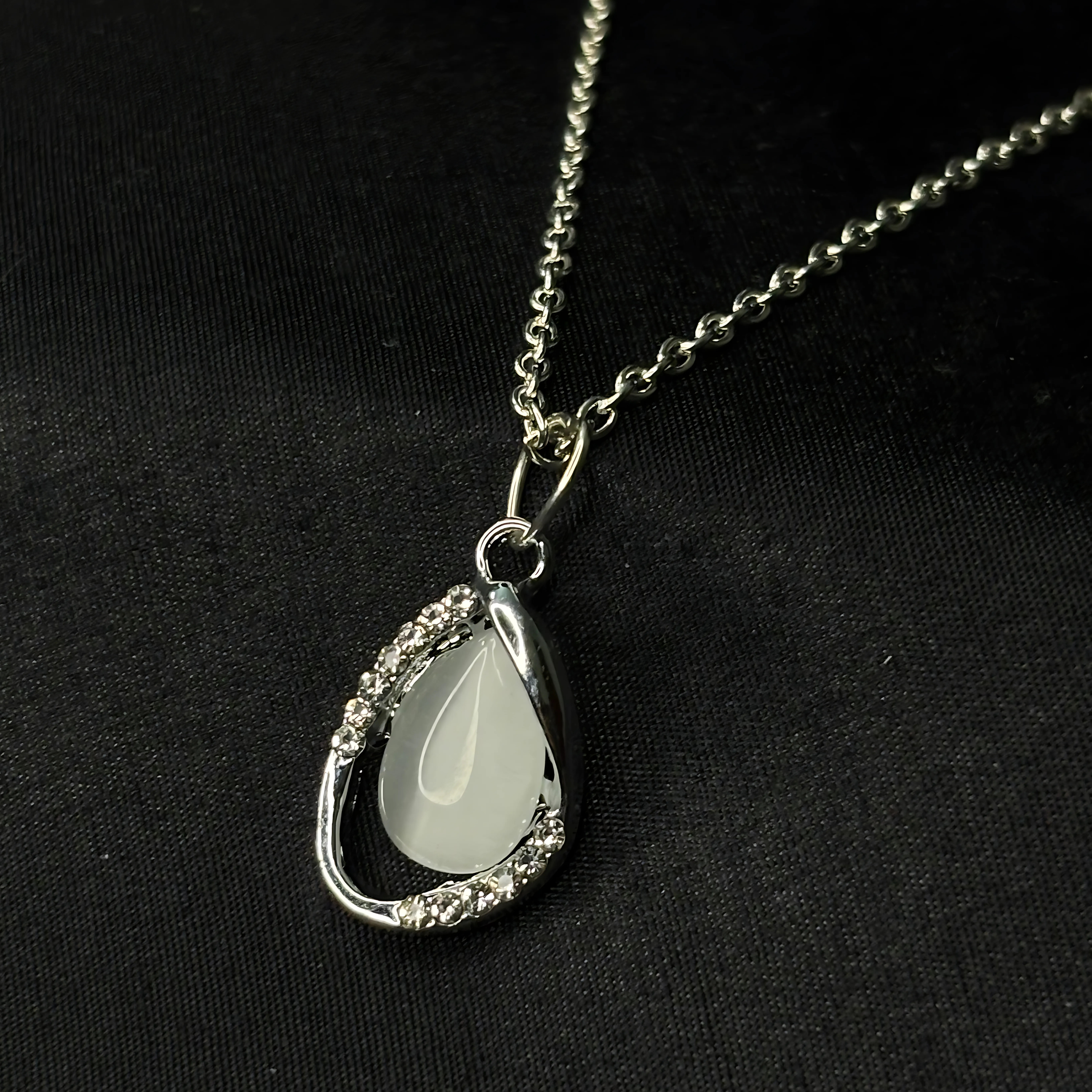 Raindrop Charm Necklace