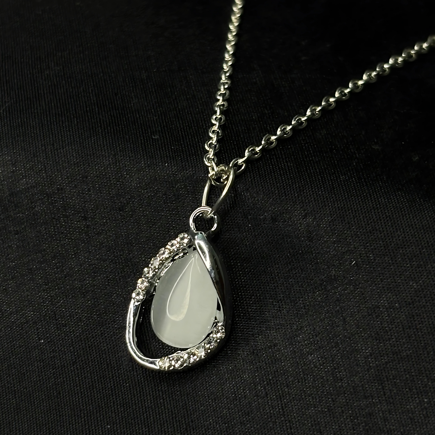 Raindrop Charm Necklace