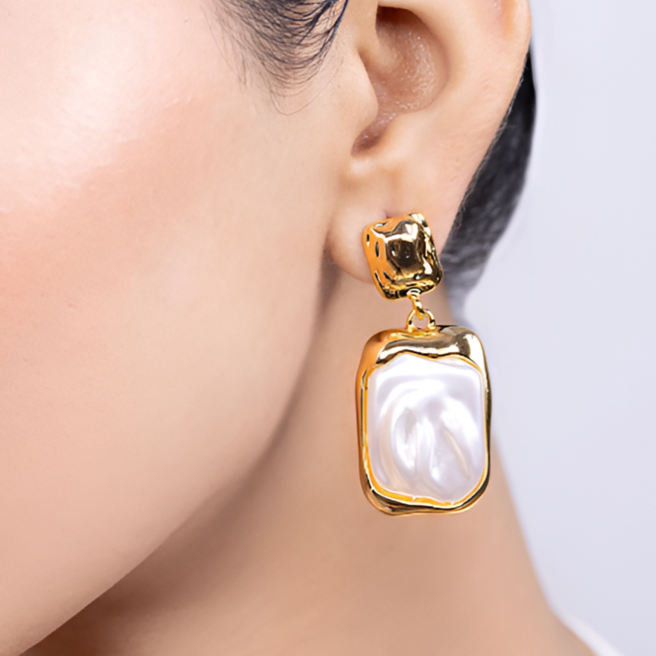 Molten Pearl Earring